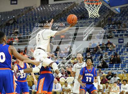 Thumbnail 3 in De La Salle @ St. Louis Catholic (LHSAA 3A Marsh Madness Final) photogallery.