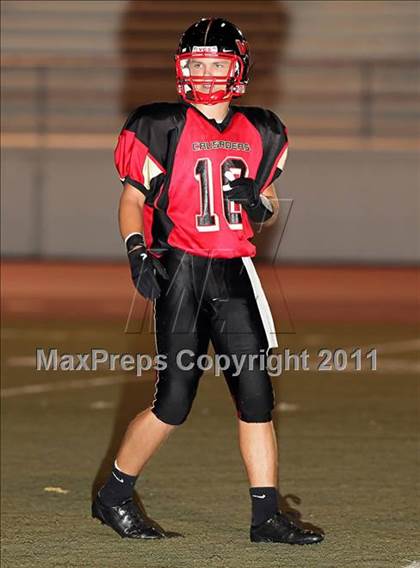 Thumbnail 2 in Village Christian vs. Fillmore photogallery.
