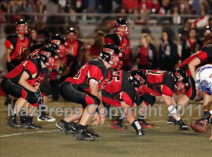 Thumbnail 1 in Village Christian vs. Fillmore photogallery.