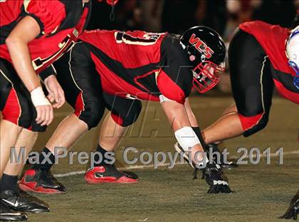 Thumbnail 2 in Village Christian vs. Fillmore photogallery.