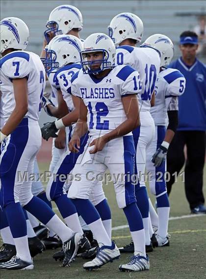 Thumbnail 2 in Village Christian vs. Fillmore photogallery.