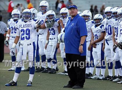 Thumbnail 2 in Village Christian vs. Fillmore photogallery.