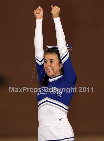 Thumbnail 1 in Village Christian vs. Fillmore photogallery.