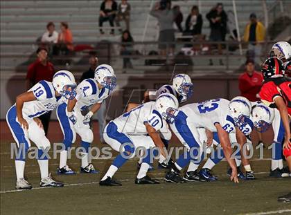 Thumbnail 2 in Village Christian vs. Fillmore photogallery.