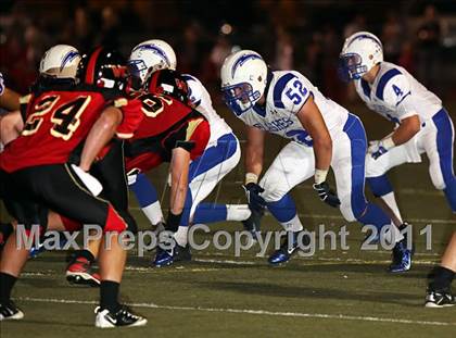 Thumbnail 3 in Village Christian vs. Fillmore photogallery.