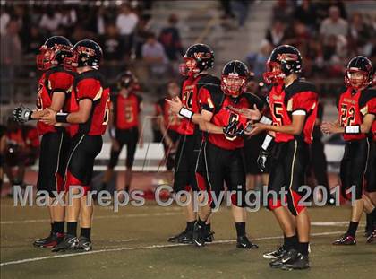 Thumbnail 3 in Village Christian vs. Fillmore photogallery.