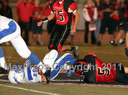 Thumbnail 1 in Village Christian vs. Fillmore photogallery.