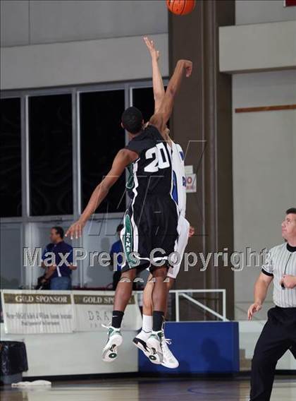 Thumbnail 1 in North Crowley vs. Berkner (McDonald's Texas Invitational) photogallery.