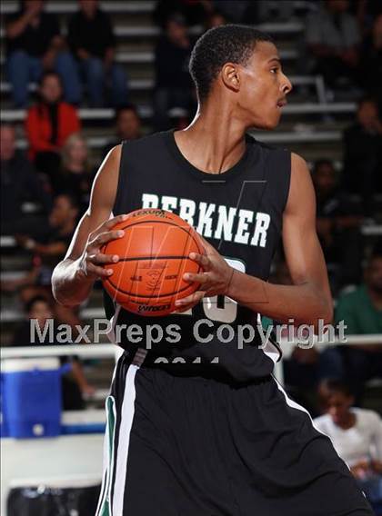 Thumbnail 2 in North Crowley vs. Berkner (McDonald's Texas Invitational) photogallery.