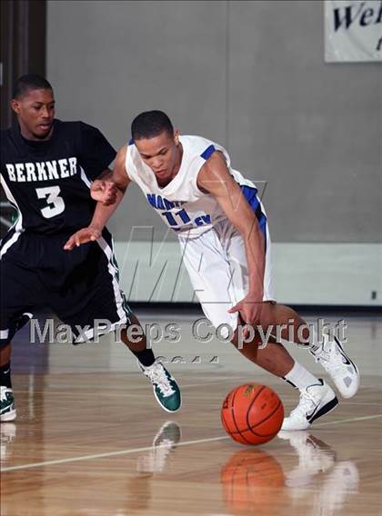 Thumbnail 3 in North Crowley vs. Berkner (McDonald's Texas Invitational) photogallery.