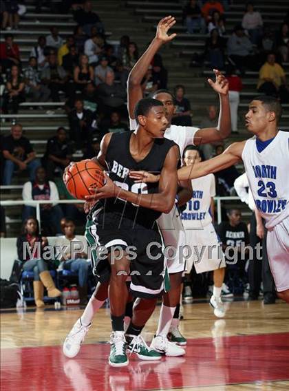 Thumbnail 3 in North Crowley vs. Berkner (McDonald's Texas Invitational) photogallery.