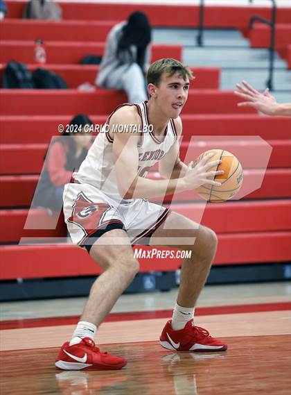 Thumbnail 1 in Glendora vs. San Clemente photogallery.