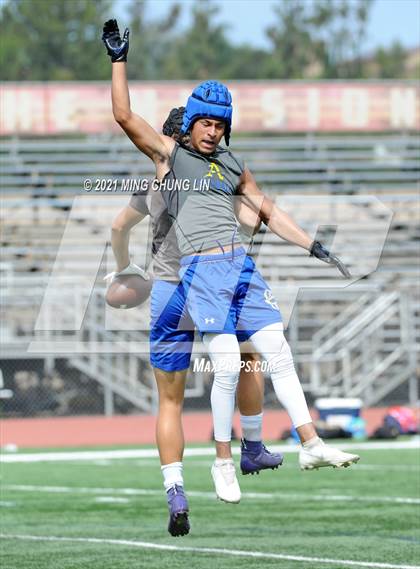 Thumbnail 1 in South County 26th Passing and Lineman Tournament photogallery.