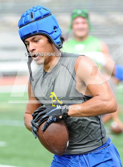 Thumbnail 1 in South County 26th Passing and Lineman Tournament photogallery.