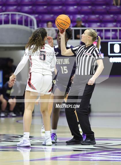 Thumbnail 2 in Skyline vs. Bountiful (UHSAA 5A Semifinal) photogallery.