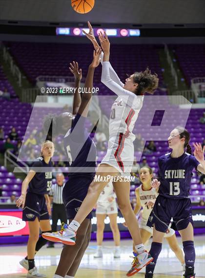 Thumbnail 1 in Skyline vs. Bountiful (UHSAA 5A Semifinal) photogallery.