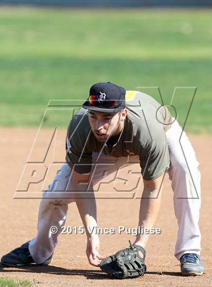 Thumbnail 2 in Crespi Varsity vs. Crespi Alumni 2015 photogallery.
