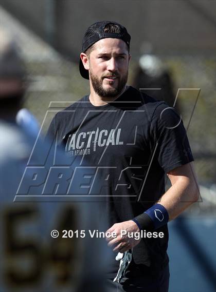Thumbnail 3 in Crespi Varsity vs. Crespi Alumni 2015 photogallery.
