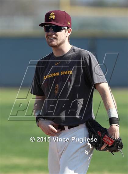 Thumbnail 2 in Crespi Varsity vs. Crespi Alumni 2015 photogallery.