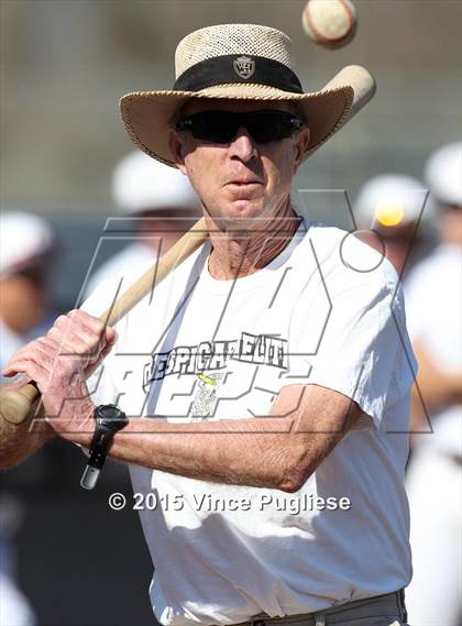Thumbnail 3 in Crespi Varsity vs. Crespi Alumni 2015 photogallery.