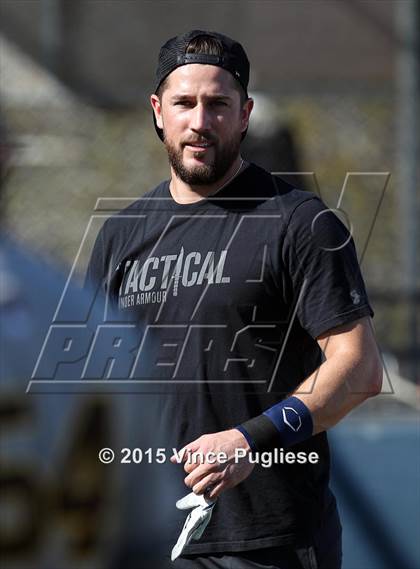 Thumbnail 2 in Crespi Varsity vs. Crespi Alumni 2015 photogallery.