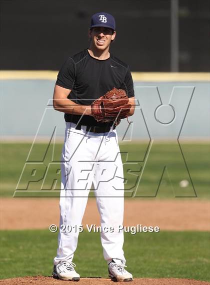 Thumbnail 2 in Crespi Varsity vs. Crespi Alumni 2015 photogallery.