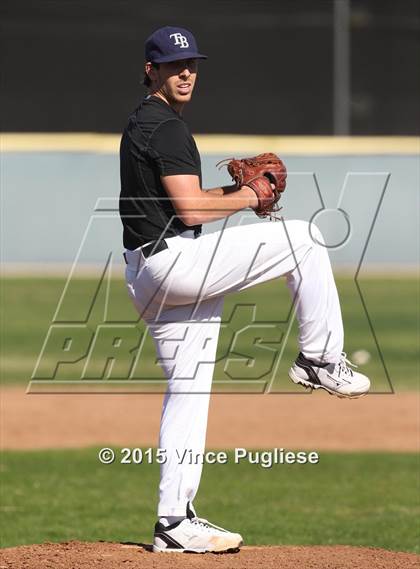Thumbnail 3 in Crespi Varsity vs. Crespi Alumni 2015 photogallery.