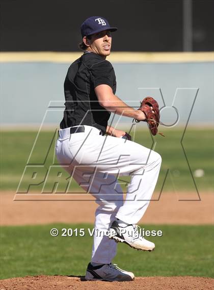 Thumbnail 3 in Crespi Varsity vs. Crespi Alumni 2015 photogallery.