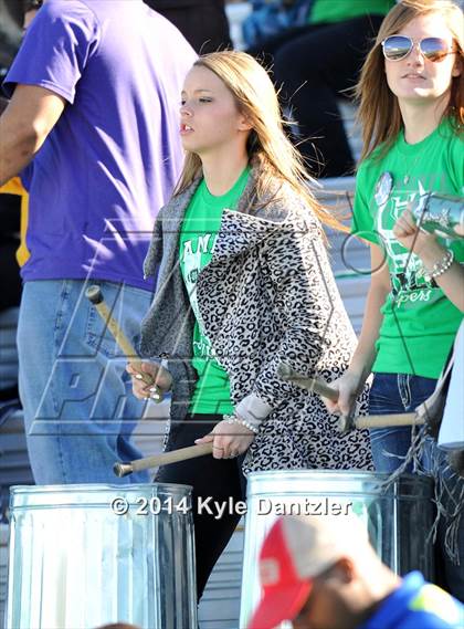 Thumbnail 3 in Hamlin @ Santo (UIL 2A Division 2 Region 2 Semifinal) photogallery.