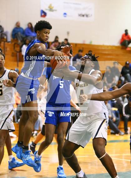 Thumbnail 3 in Northwood Temple Academy vs. Moravian Prep (Hoops and Dreams Showcase Fayetteville, NC) photogallery.