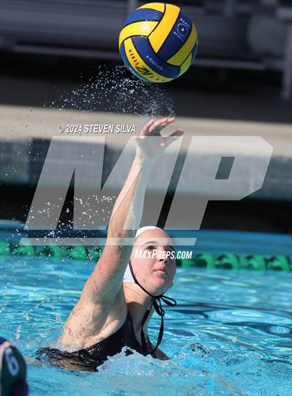 Thumbnail 2 in El Camino vs. La Costa Canyon (San Diego Open) photogallery.