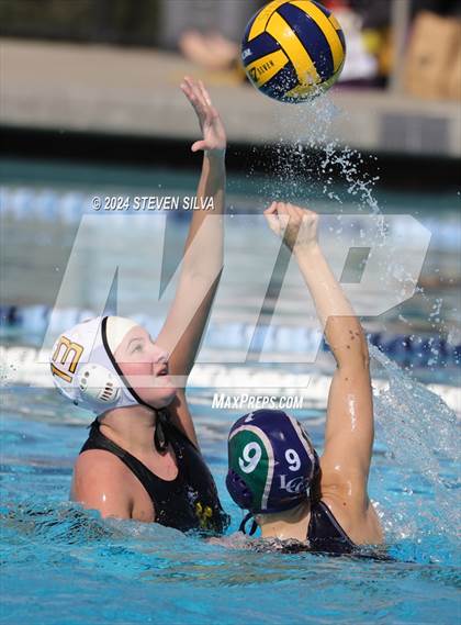 Thumbnail 2 in El Camino vs. La Costa Canyon (San Diego Open) photogallery.