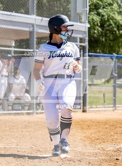 Thumbnail 2 in Mt. Carmel vs San Marcos (Cougar Classic) photogallery.