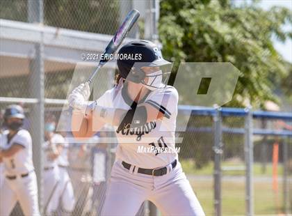 Thumbnail 3 in Mt. Carmel vs San Marcos (Cougar Classic) photogallery.