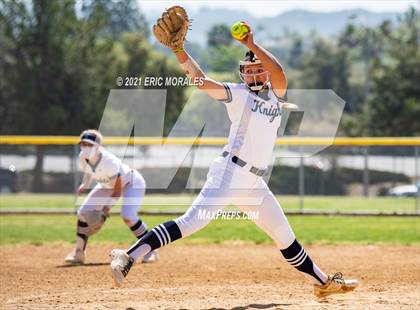 Thumbnail 1 in Mt. Carmel vs San Marcos (Cougar Classic) photogallery.