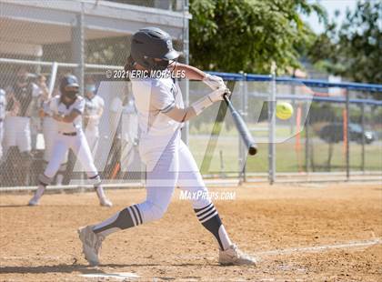 Thumbnail 3 in Mt. Carmel vs San Marcos (Cougar Classic) photogallery.