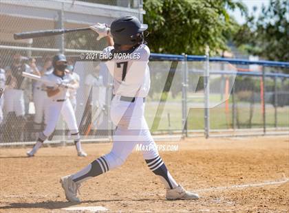 Thumbnail 2 in Mt. Carmel vs San Marcos (Cougar Classic) photogallery.