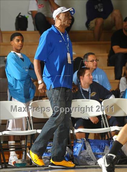 Thumbnail 1 in Capistrano Valley vs. Crenshaw (MaxPreps Holiday Classic) photogallery.