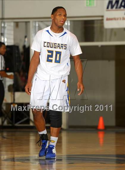Thumbnail 2 in Capistrano Valley vs. Crenshaw (MaxPreps Holiday Classic) photogallery.