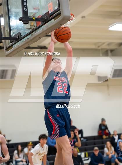 Thumbnail 2 in Francis Parker vs. Christian (Battle of the Bay) photogallery.