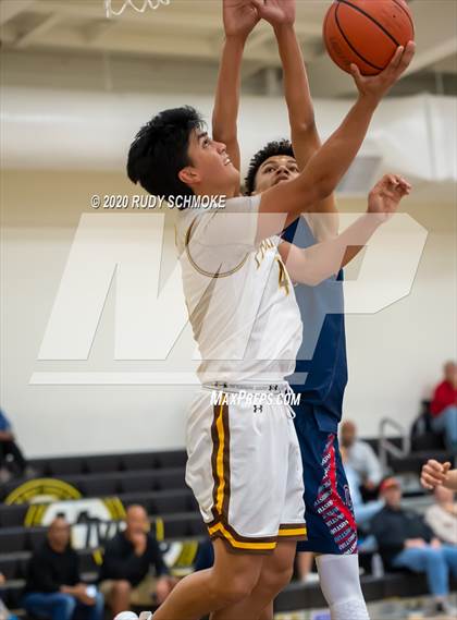 Thumbnail 3 in Francis Parker vs. Christian (Battle of the Bay) photogallery.