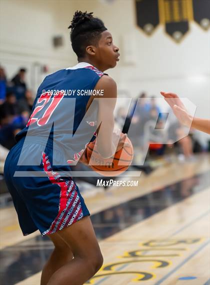 Thumbnail 2 in Francis Parker vs. Christian (Battle of the Bay) photogallery.
