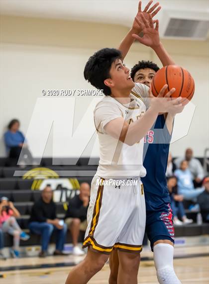 Thumbnail 3 in Francis Parker vs. Christian (Battle of the Bay) photogallery.