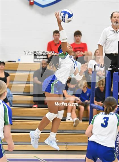 Thumbnail 3 in Xavier College Prep vs. Hamilton photogallery.
