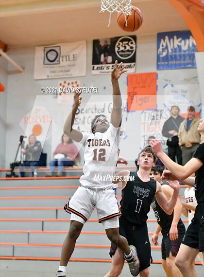 Thumbnail 2 in Union Mine vs. Roseville (Tiger Classic) photogallery.