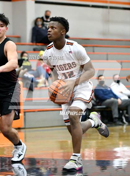 Thumbnail 1 in Union Mine vs. Roseville (Tiger Classic) photogallery.