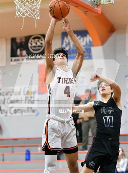 Thumbnail 3 in Union Mine vs. Roseville (Tiger Classic) photogallery.