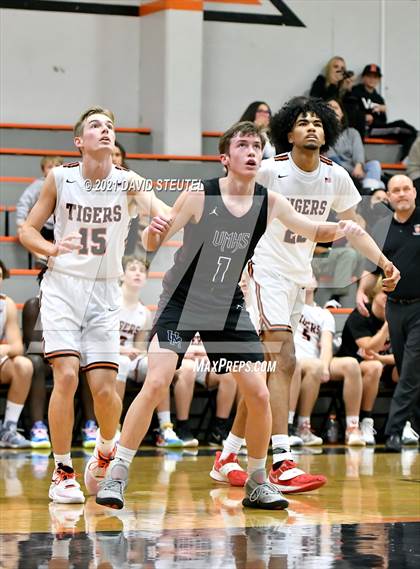 Thumbnail 1 in Union Mine vs. Roseville (Tiger Classic) photogallery.