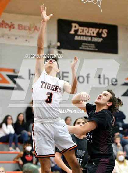 Thumbnail 1 in Union Mine vs. Roseville (Tiger Classic) photogallery.