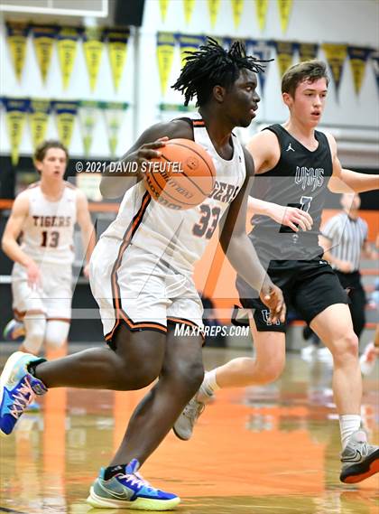 Thumbnail 3 in Union Mine vs. Roseville (Tiger Classic) photogallery.